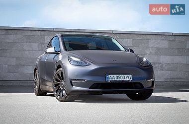 Tesla Model Y  2022