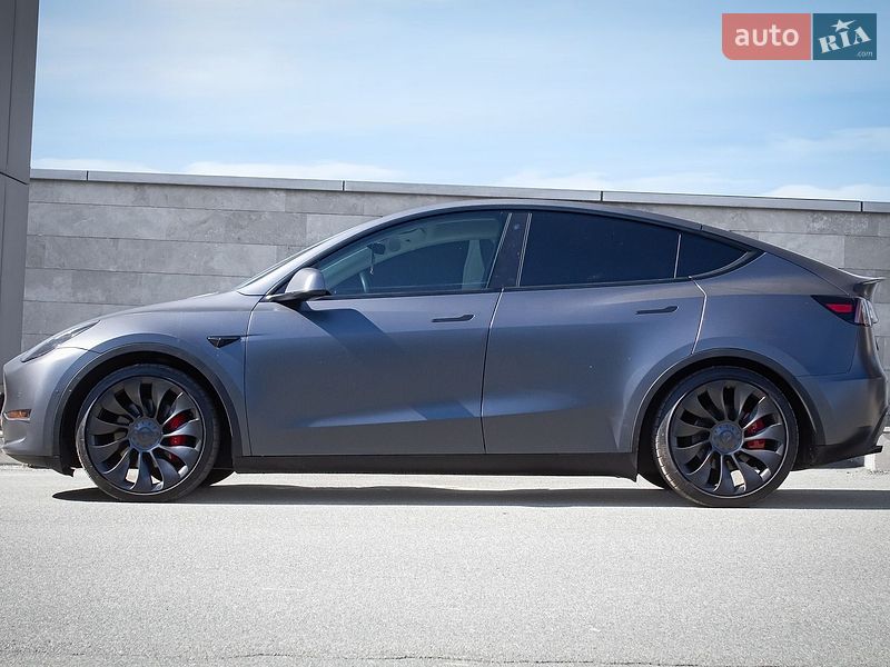 Внедорожник / Кроссовер Tesla Model Y 2022 в Киеве