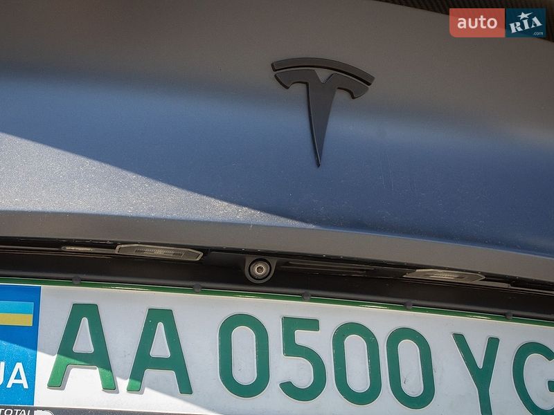 Внедорожник / Кроссовер Tesla Model Y 2022 в Киеве