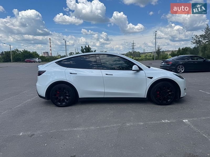 Tesla Model Y 2022