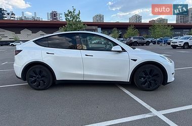 Tesla Model Y  2023