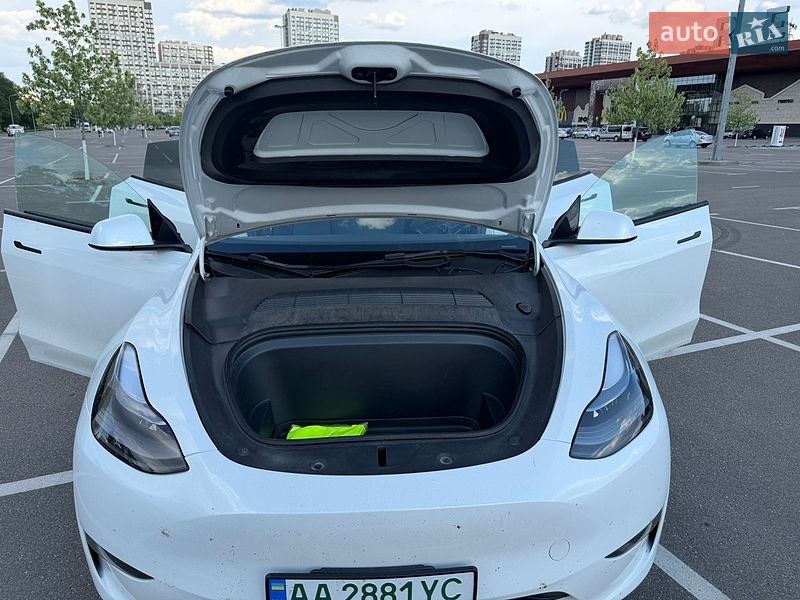 Позашляховик / Кросовер Tesla Model Y 2023 в Києві