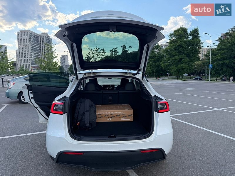 Позашляховик / Кросовер Tesla Model Y 2023 в Києві