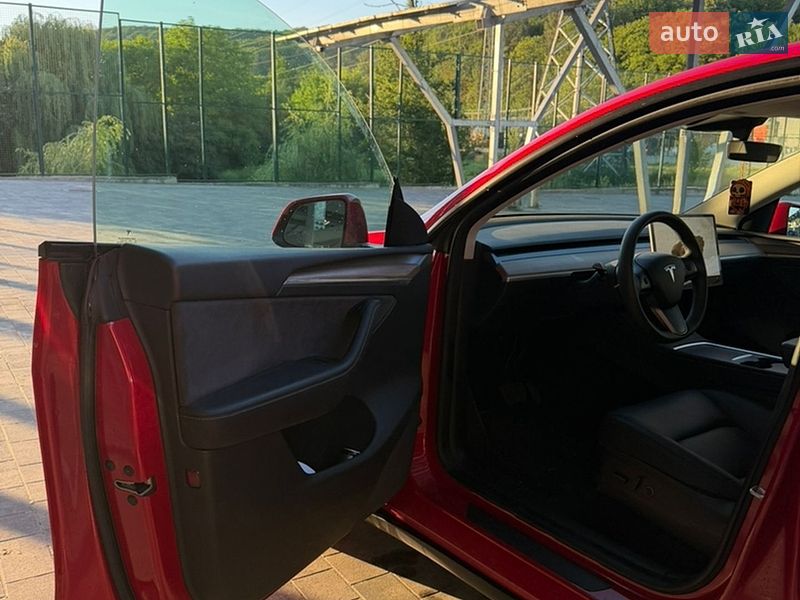 Внедорожник / Кроссовер Tesla Model Y 2023 в Львове