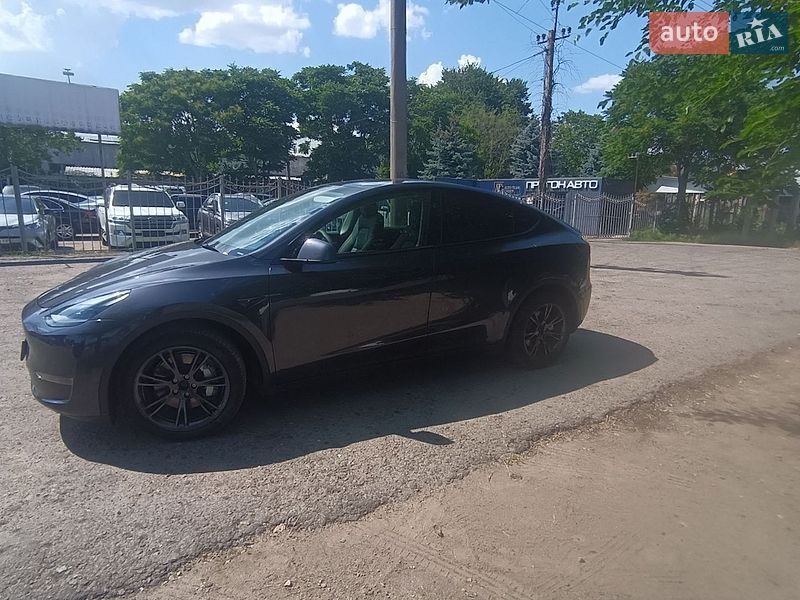 Позашляховик / Кросовер Tesla Model Y 2024 в Одесі фото 5 Позашляховик / Кросовер Tesla Model Y 2024 в Одесі