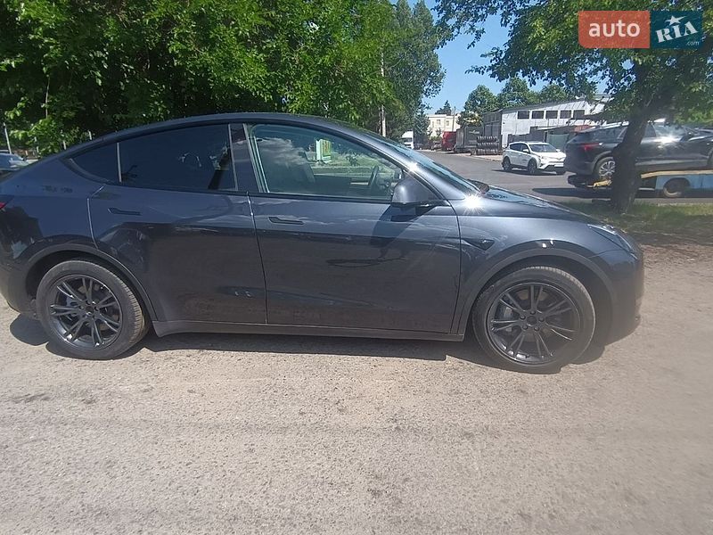 Позашляховик / Кросовер Tesla Model Y 2024 в Одесі фото 6 Позашляховик / Кросовер Tesla Model Y 2024 в Одесі