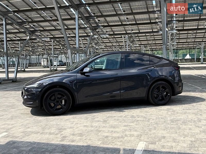 Внедорожник / Кроссовер Tesla Model Y 2025 в Львове