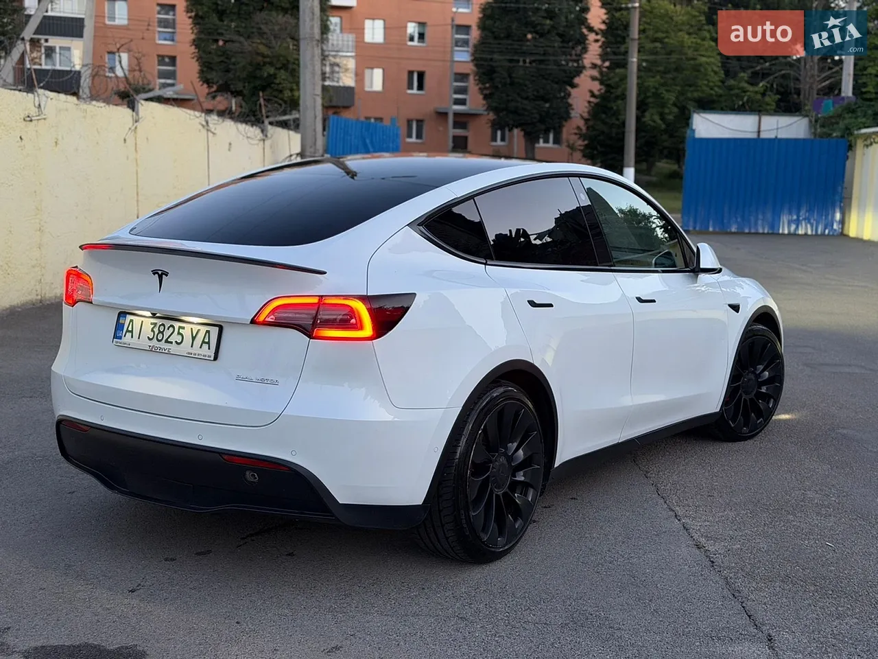 2022 Tesla Model Y - мініатюра 5
