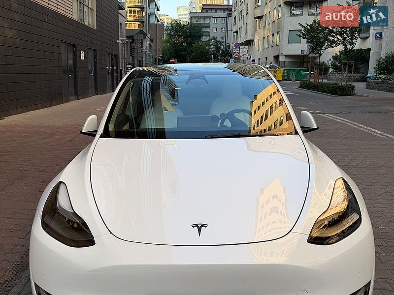 Внедорожник / Кроссовер Tesla Model Y 2022 в Киеве