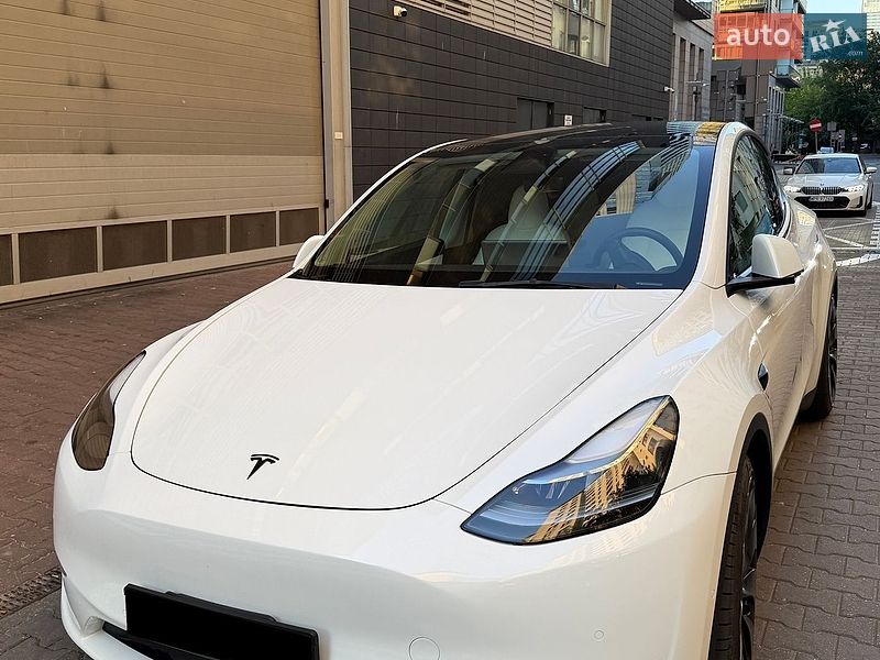 Внедорожник / Кроссовер Tesla Model Y 2022 в Киеве