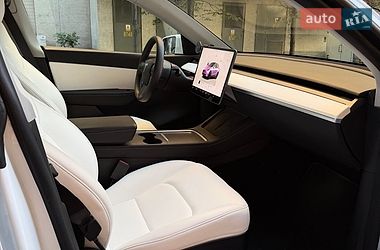 Внедорожник / Кроссовер Tesla Model Y 2022 в Киеве