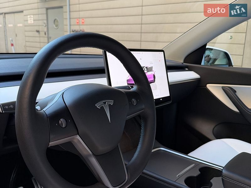 Внедорожник / Кроссовер Tesla Model Y 2022 в Киеве