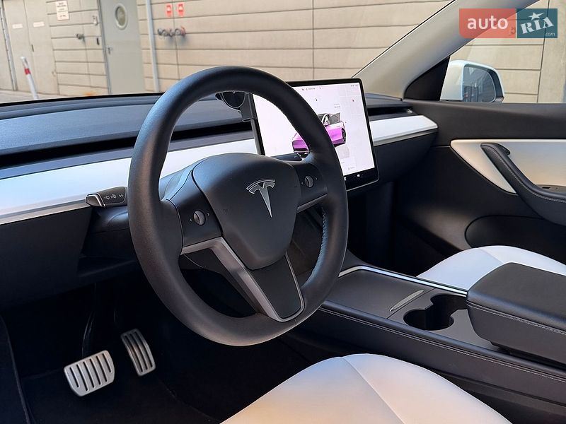 Внедорожник / Кроссовер Tesla Model Y 2022 в Киеве