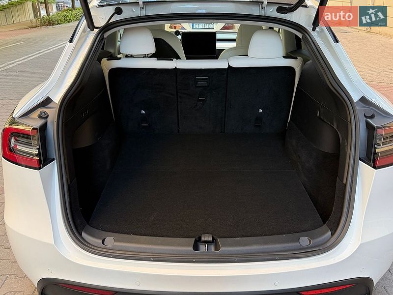 Внедорожник / Кроссовер Tesla Model Y 2022 в Киеве