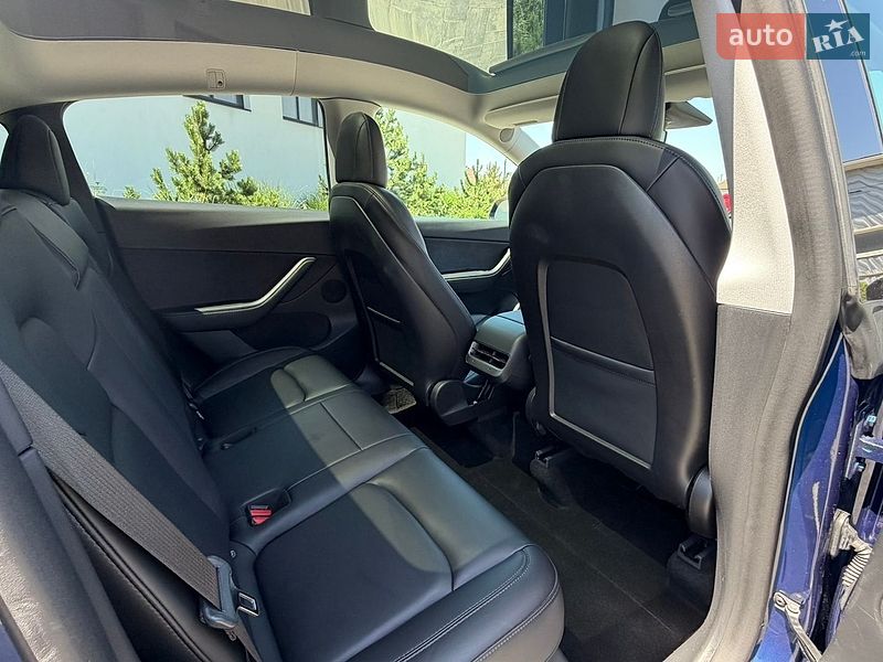 Внедорожник / Кроссовер Tesla Model Y 2021 в Луцке