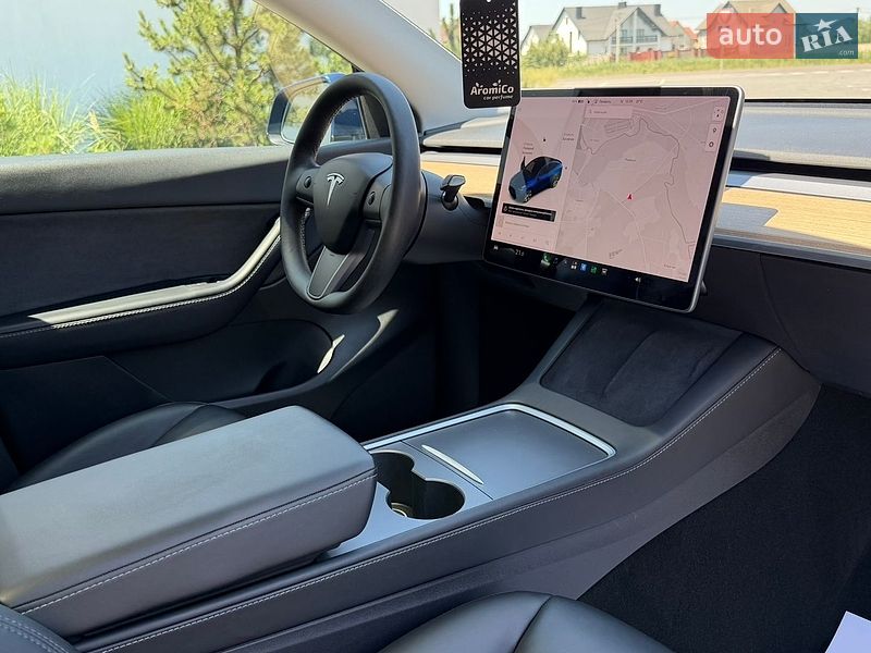 Внедорожник / Кроссовер Tesla Model Y 2021 в Луцке