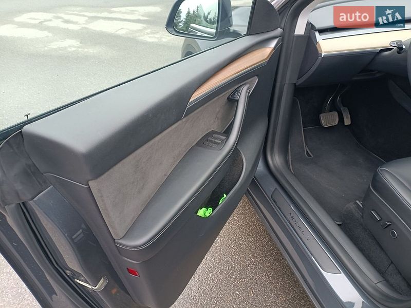 Позашляховик / Кросовер Tesla Model Y 2022 в Харкові