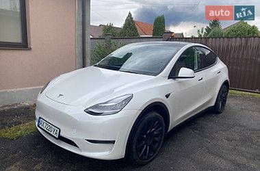 Tesla Model Y  2022