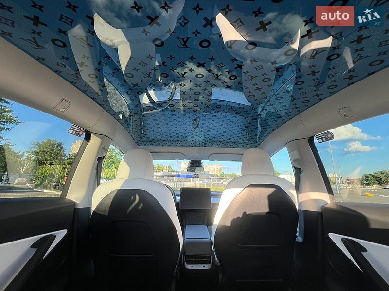 Позашляховик / Кросовер Tesla Model Y 2021 в Києві фото 13 Позашляховик / Кросовер Tesla Model Y 2021 в Києві
