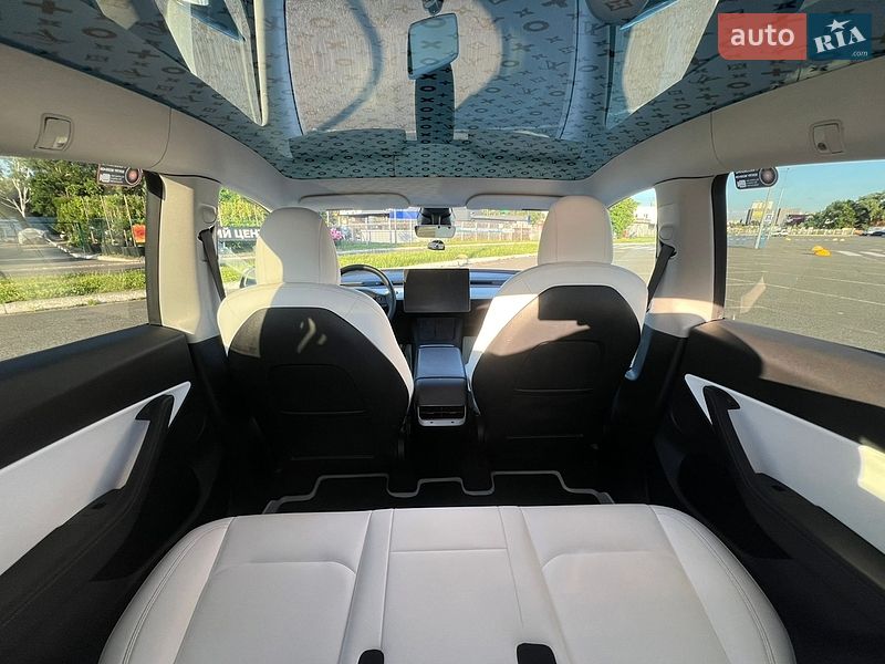 Позашляховик / Кросовер Tesla Model Y 2021 в Києві фото 14 Позашляховик / Кросовер Tesla Model Y 2021 в Києві
