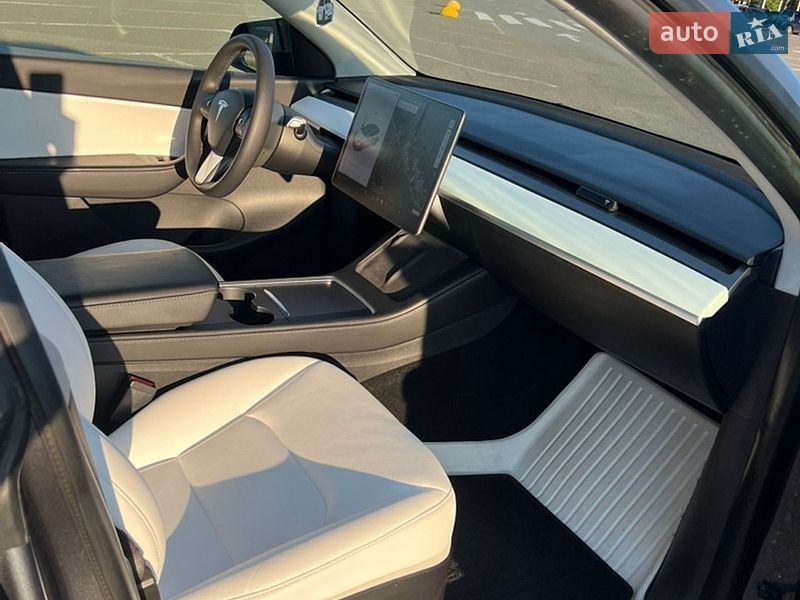 Позашляховик / Кросовер Tesla Model Y 2021 в Києві фото 15 Позашляховик / Кросовер Tesla Model Y 2021 в Києві