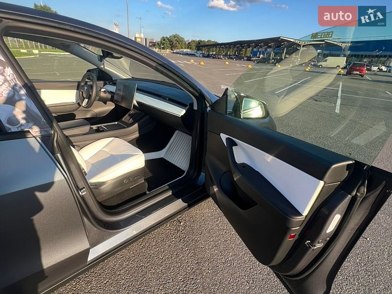 Позашляховик / Кросовер Tesla Model Y 2021 в Києві фото 16 Позашляховик / Кросовер Tesla Model Y 2021 в Києві