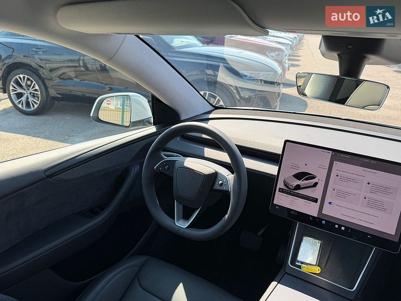Внедорожник / Кроссовер Tesla Model Y 2025 в Киеве