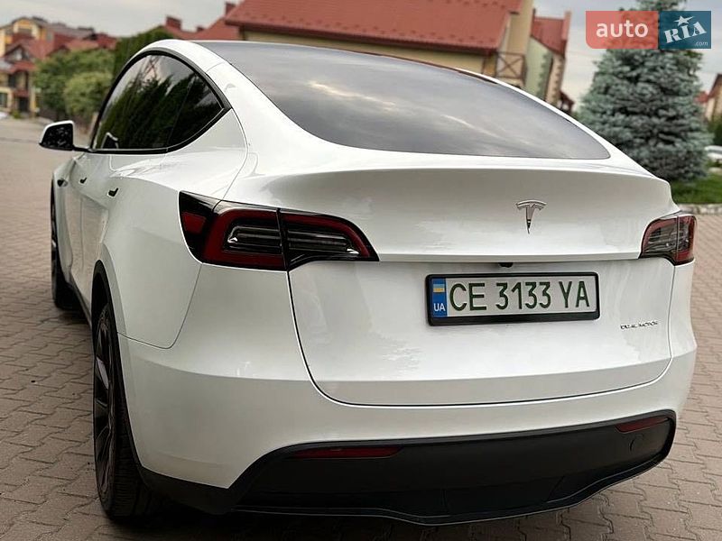 Внедорожник / Кроссовер Tesla Model Y 2024 в Черновцах