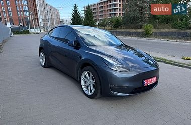 Tesla Model Y  2023