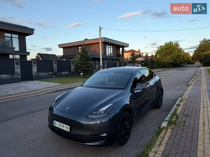 Tesla Model Y 2023