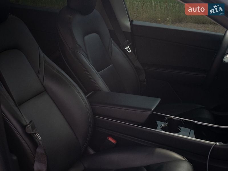 Позашляховик / Кросовер Tesla Model Y 2020 в Житомирі