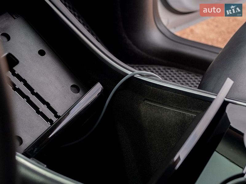 Позашляховик / Кросовер Tesla Model Y 2020 в Житомирі