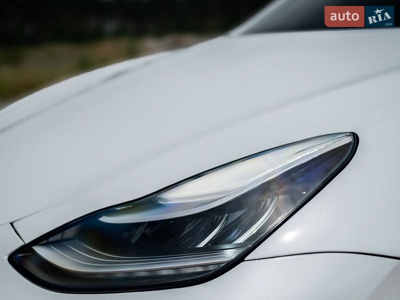 Позашляховик / Кросовер Tesla Model Y 2020 в Житомирі