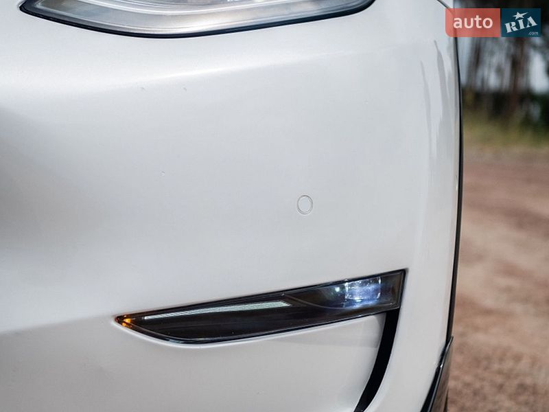 Позашляховик / Кросовер Tesla Model Y 2020 в Житомирі