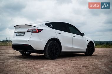 Tesla Model Y  2020