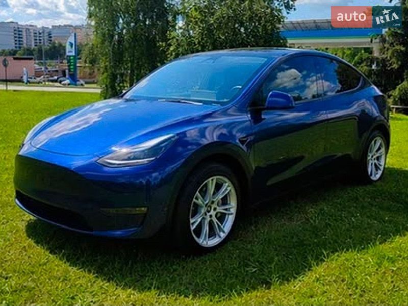 Tesla Model Y 2023