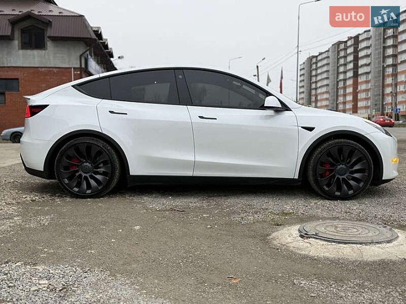 Позашляховик / Кросовер Tesla Model Y 2023 в Львові