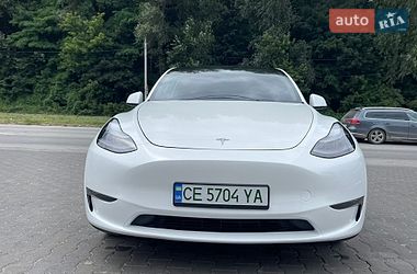Tesla Model Y  2024