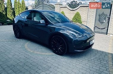Tesla Model Y  2022