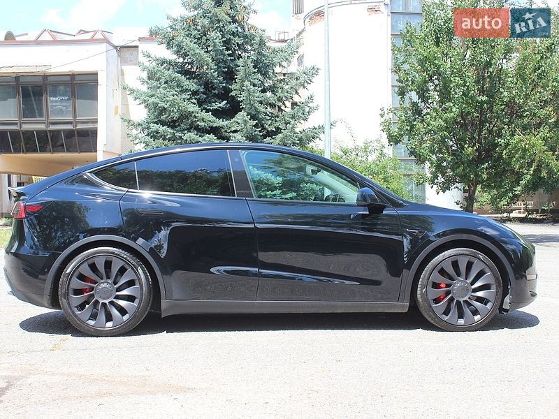 Внедорожник / Кроссовер Tesla Model Y 2022 в Днепре