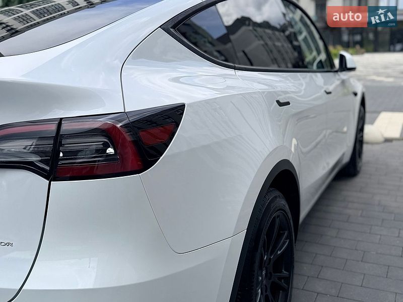 Внедорожник / Кроссовер Tesla Model Y 2024 в Ивано-Франковске