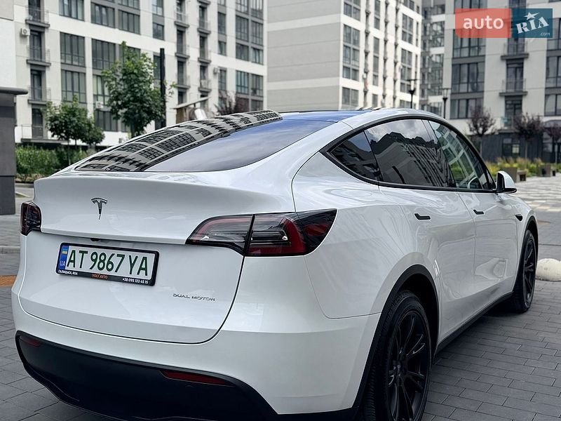 Внедорожник / Кроссовер Tesla Model Y 2024 в Ивано-Франковске