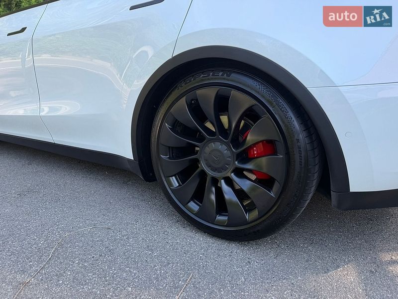 Позашляховик / Кросовер Tesla Model Y 2020 в Києві
