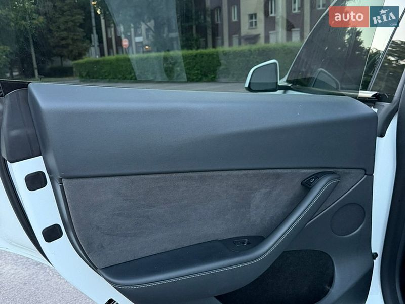 Внедорожник / Кроссовер Tesla Model Y 2022 в Каменском