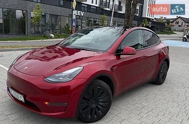 Tesla Model Y  2024