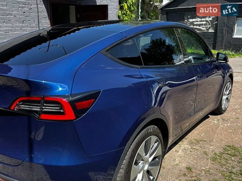 Внедорожник / Кроссовер Tesla Model Y 2021 в Киеве