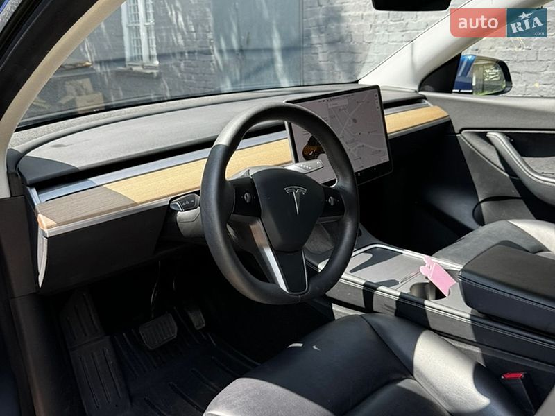 Внедорожник / Кроссовер Tesla Model Y 2021 в Киеве