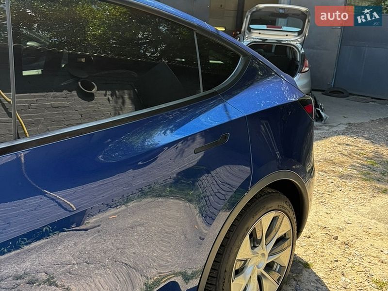Внедорожник / Кроссовер Tesla Model Y 2021 в Киеве
