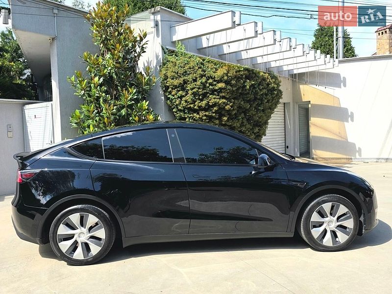 Tesla Model Y 2021