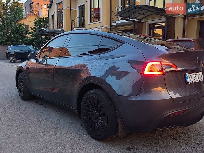 Внедорожник / Кроссовер Tesla Model Y 2023 в Ивано-Франковске
